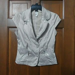 Short sleeve blazer